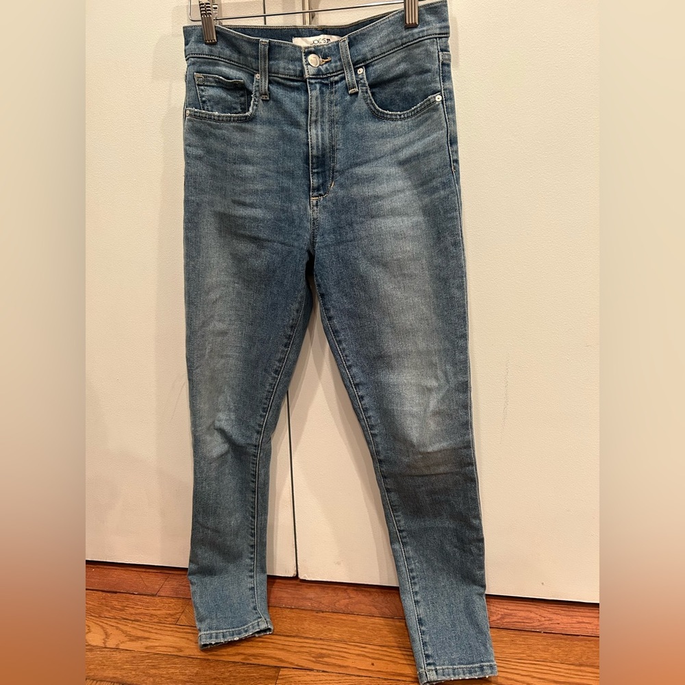 Joes Jeans light blue denim size 27 skinny. Great condition.